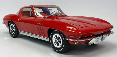 Maisto 1:18 Die Cast Vehicle 2-Pack, 1965 Corvette and 2020 Corvette  Stingray